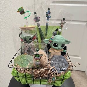 Grogu
 Decorated Gift Basket with 17 Pieces